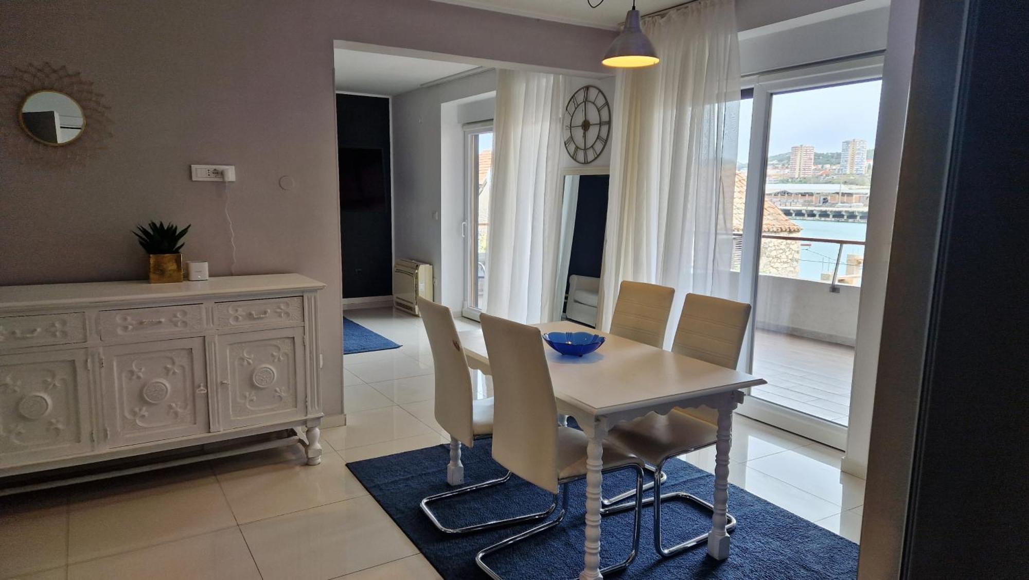 Basic Mansion + Hotell Šibenik Eksteriør bilde