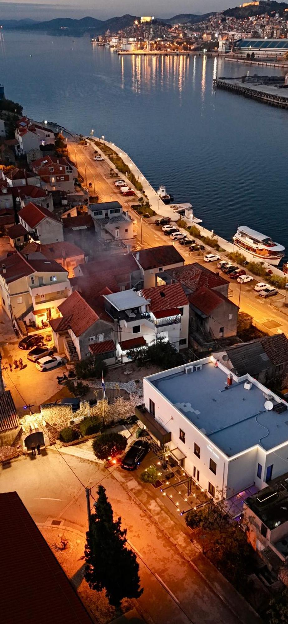 Basic Mansion + Hotell Šibenik Eksteriør bilde