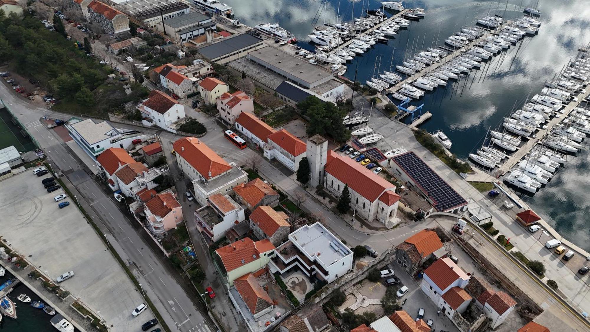 Basic Mansion + Hotell Šibenik Eksteriør bilde
