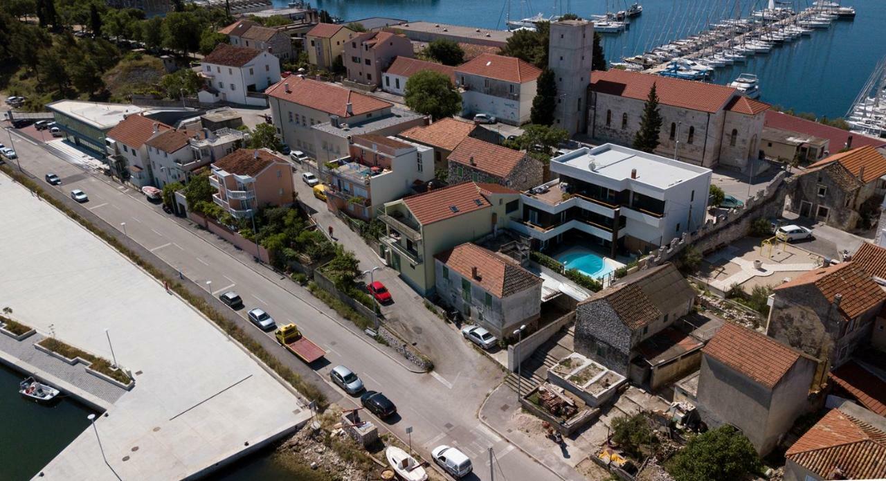 Basic Mansion + Hotell Šibenik Eksteriør bilde