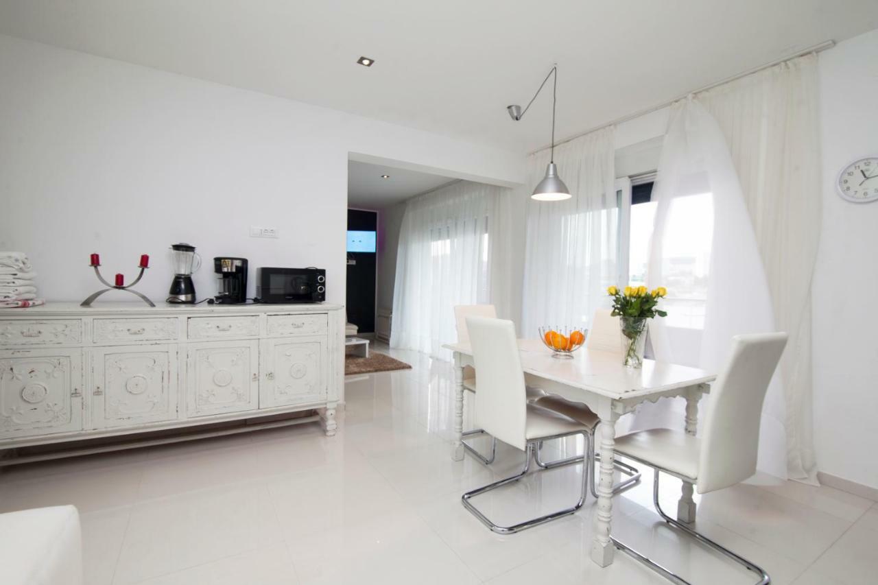 Basic Mansion + Hotell Šibenik Eksteriør bilde
